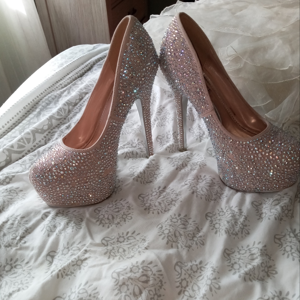 Gorgeous jeweled Cinderalla heels. Size 8